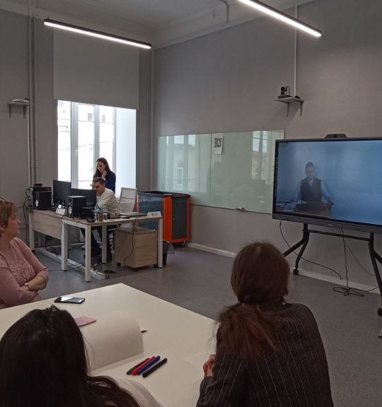 photo_5404771555659077654_y